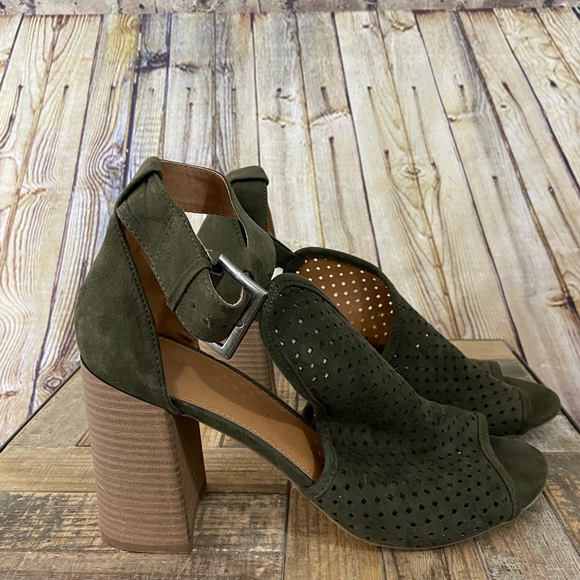 Universal Thread olive open toe suede heal 11 Wide - Picture 3 of 6